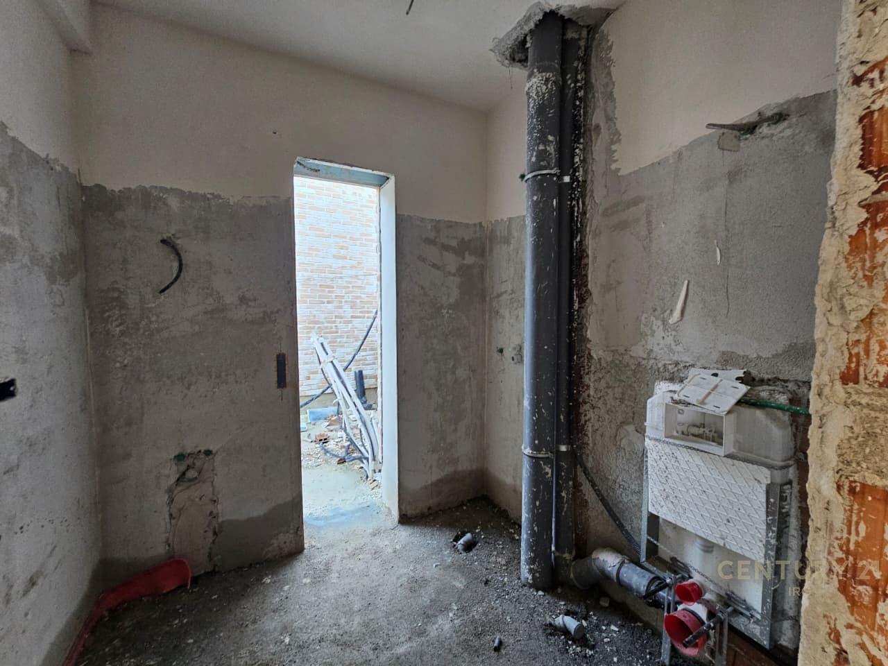 Vile me pishine ne Swan Lake Residence!