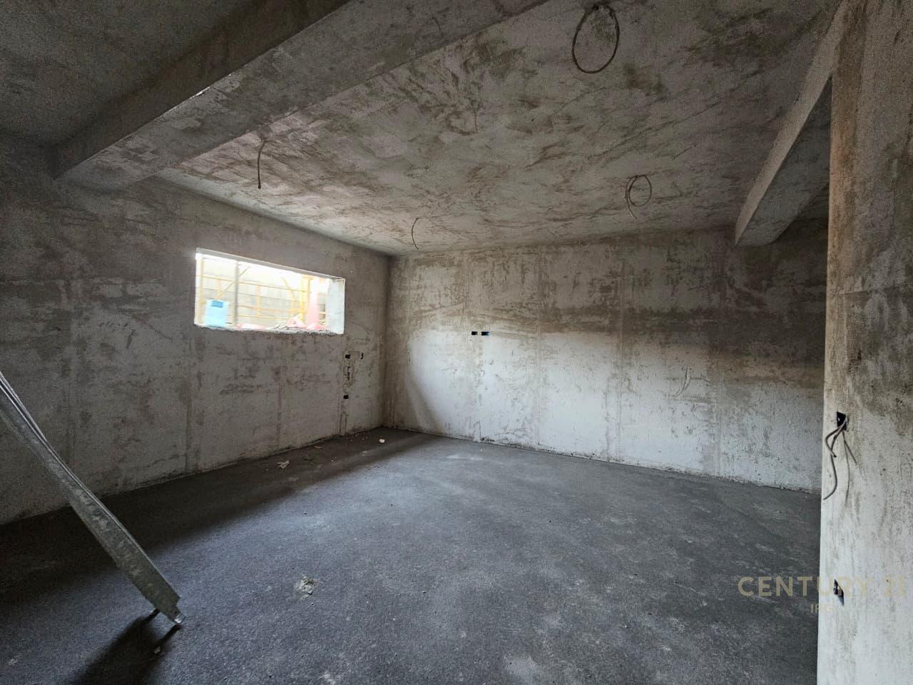 Vile me pishine ne Swan Lake Residence!