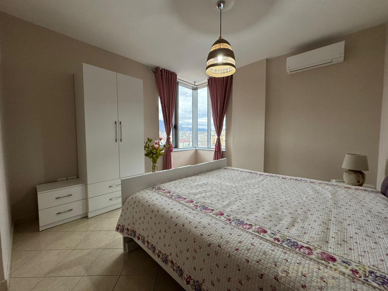 Exclusive in the heart of Tirana – 2+1 apartment for rent opposite Toptani!