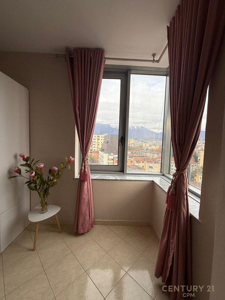 Exclusive in the heart of Tirana – 2+1 apartment for rent opposite Toptani!