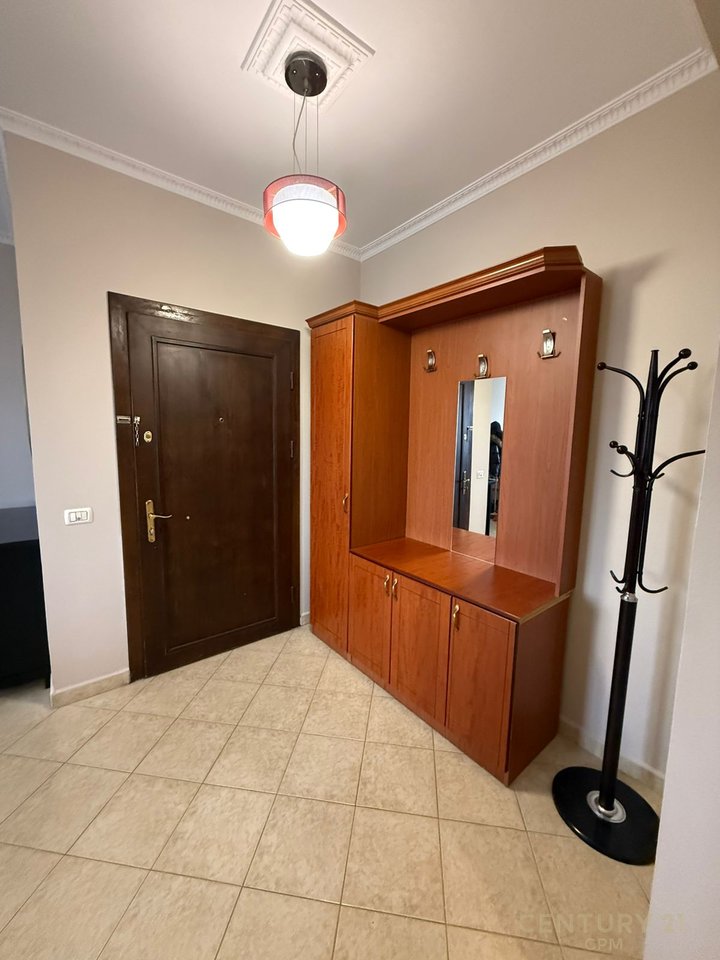 Exclusive in the heart of Tirana – 2+1 apartment for rent opposite Toptani!