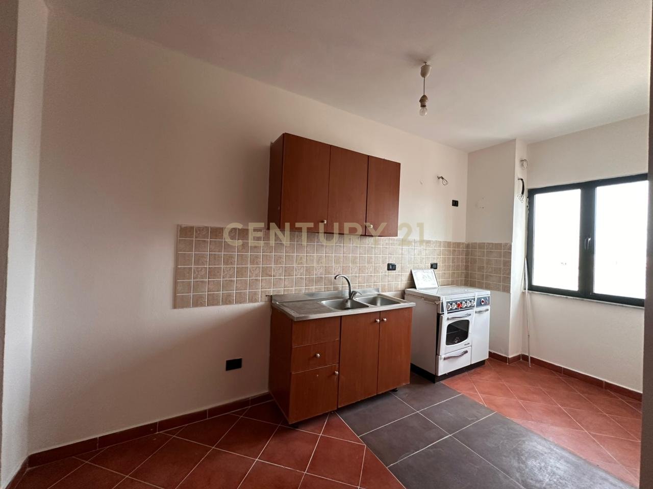 APARTMENT 2+1 FOR SALE NEAR MARKAT DURRES!