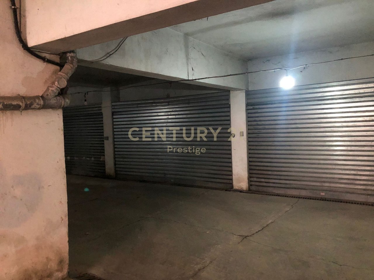 GARAZH NE SHITJE VENDOSUR PRANE SHKOLLES SE BALETIT, TIRANE!