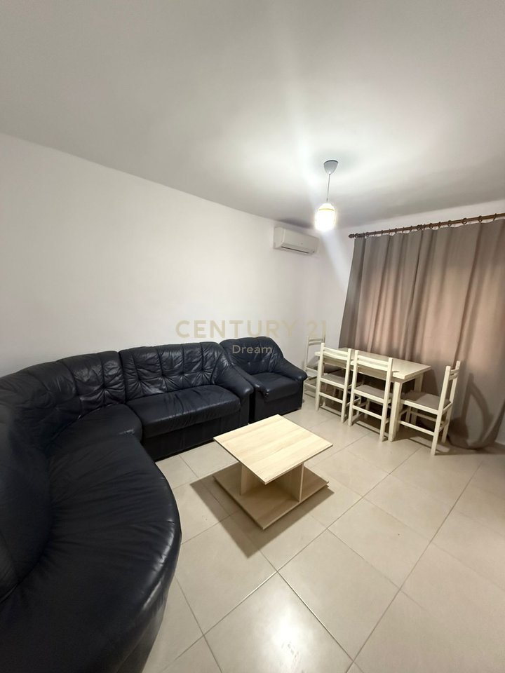 Jepet me qira apartament 2+1 ne zonen e Oxhakut !!!