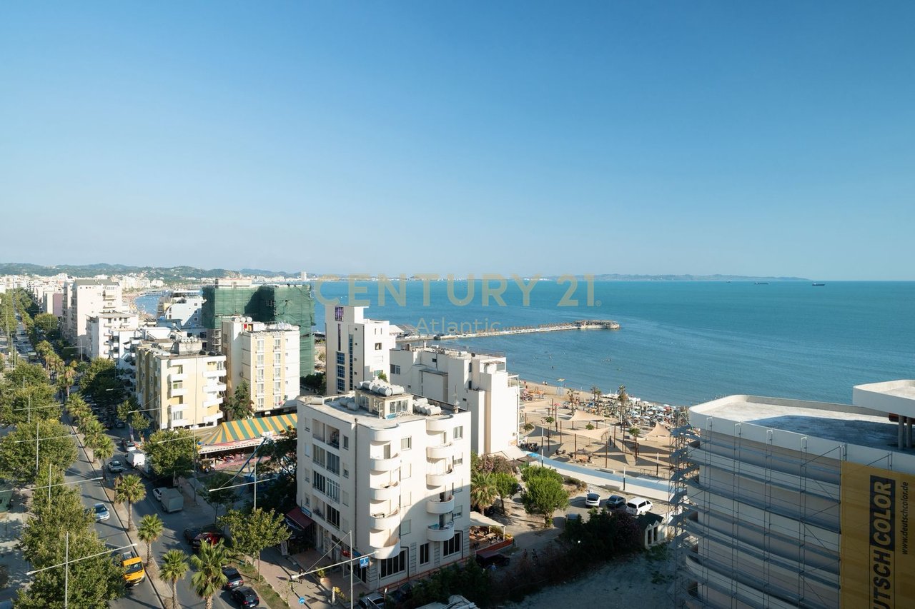 APARTAMENT 3+1+2T ME VERANDË 160 m² – PLAZH, DURRËS