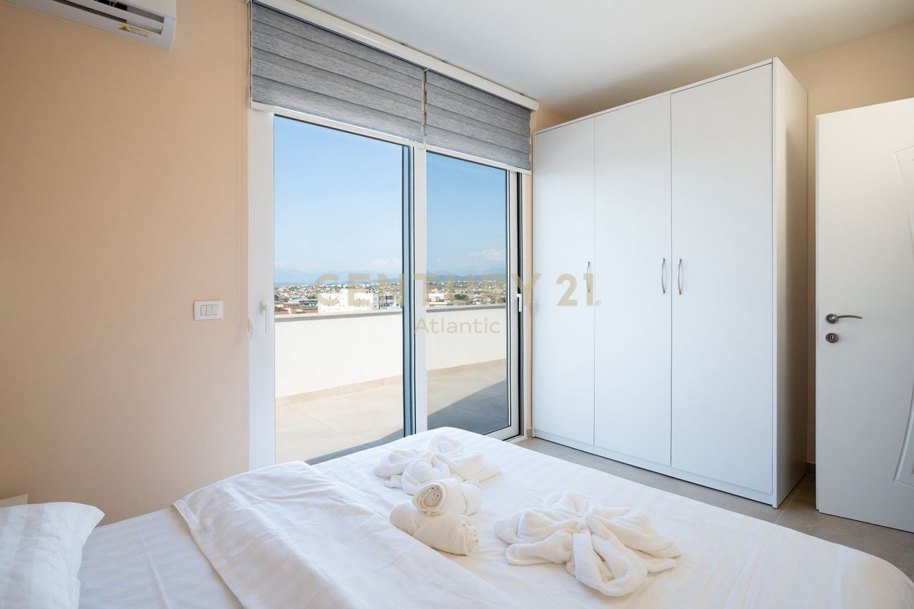 APARTAMENT 3+1+2T ME VERANDË 160 m² – PLAZH, DURRËS