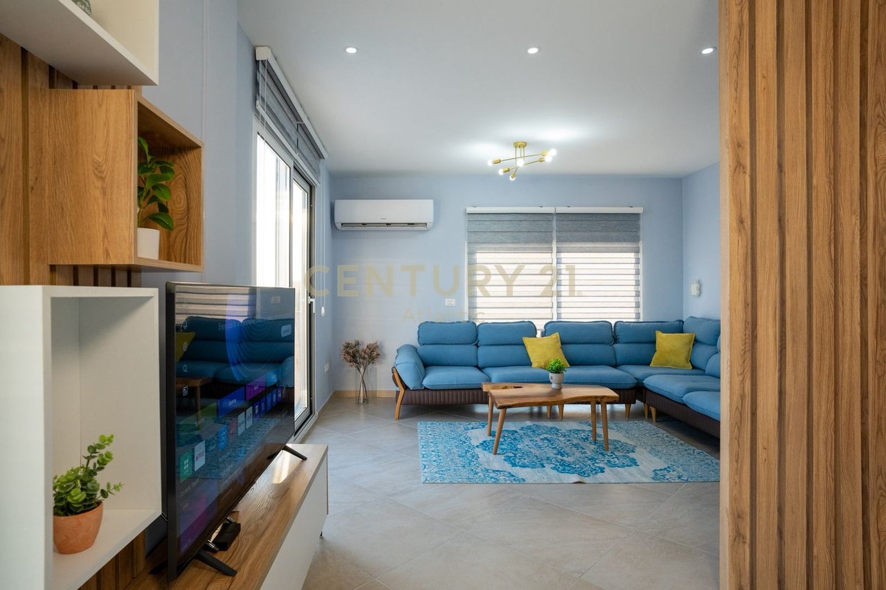 APARTAMENT 3+1+2T ME VERANDË 160 m² – PLAZH, DURRËS