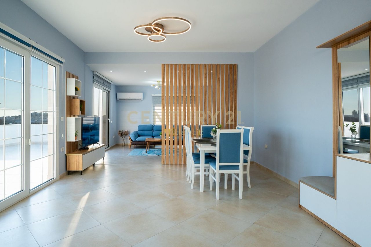 APARTAMENT 3+1+2T ME VERANDË 160 m² – PLAZH, DURRËS