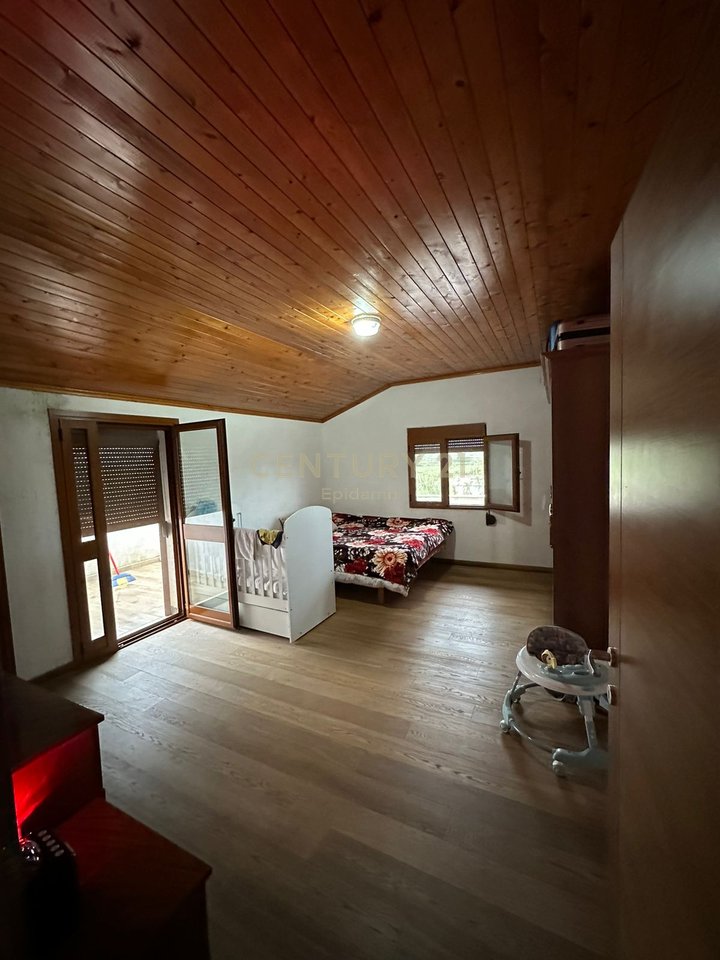 Vilë  Në Shitje në Durrës, Sektori Rinia - 320,000€ | 500 m²