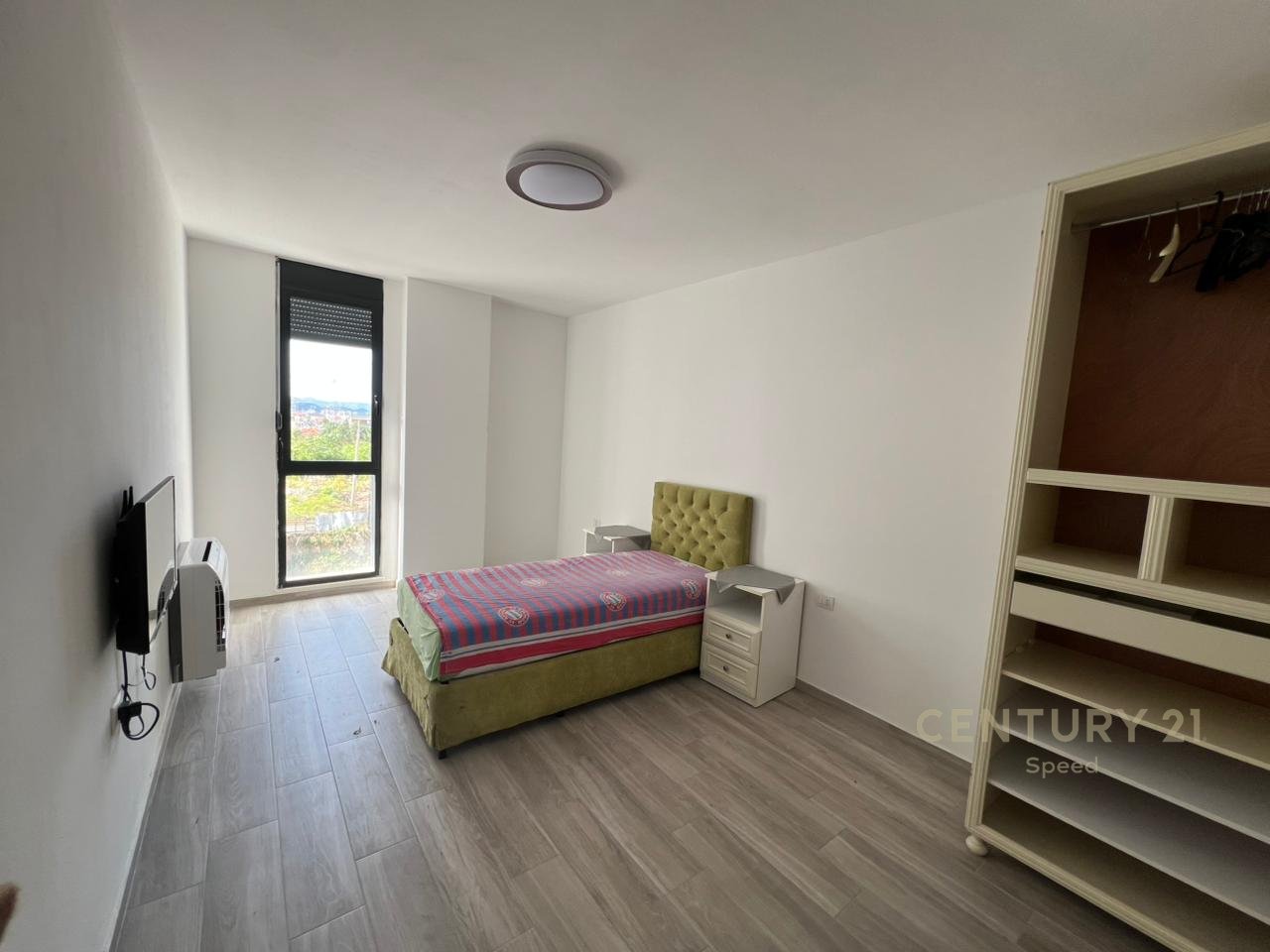 Apartament 1+1 ne rrugen 5 Maji per qira!