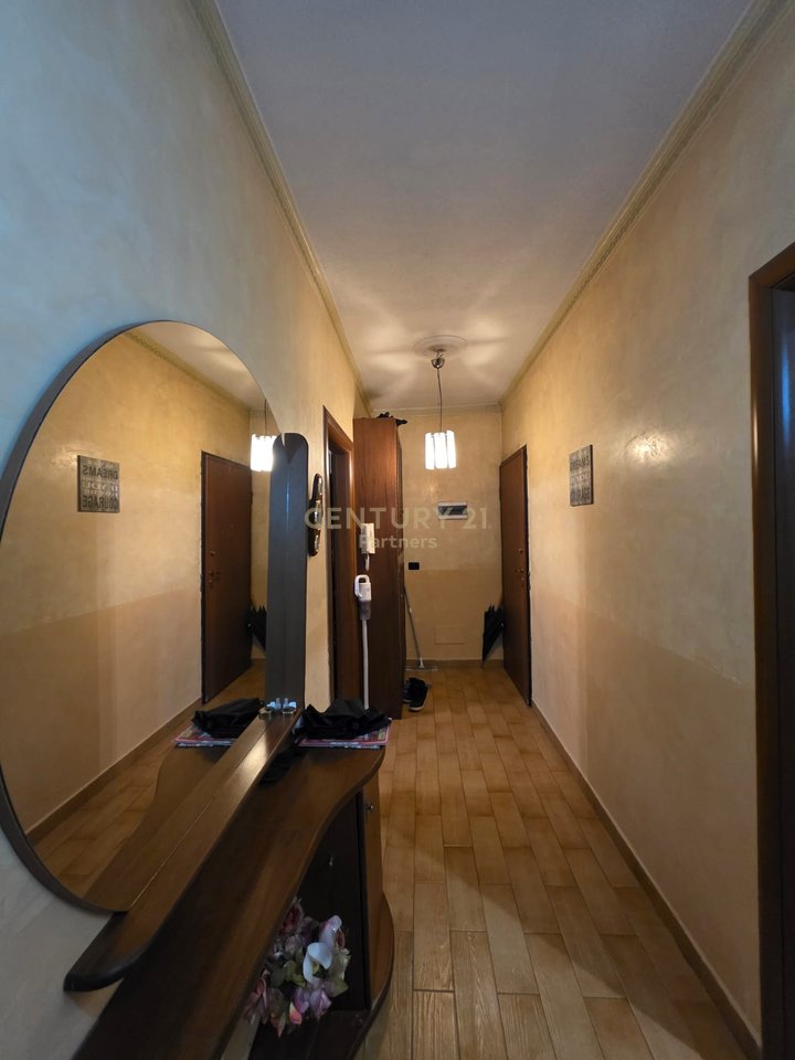 QIRA, APARTAMENT 2+1+2 TUALETE + 2 BALLKONE TEK KOMPLEKSI PANORAMA