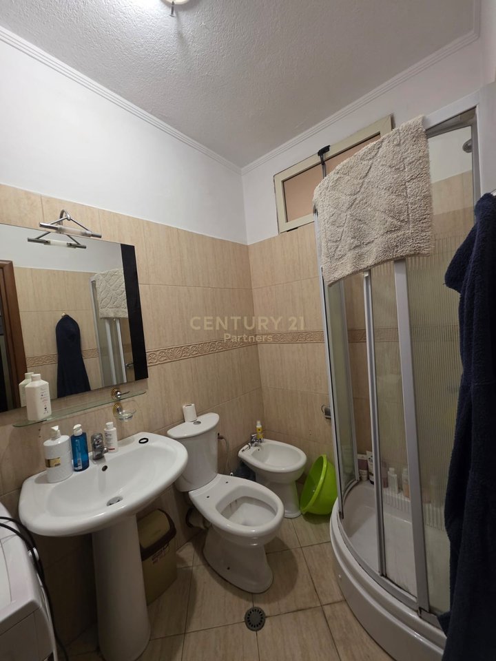 QIRA, APARTAMENT 2+1+2 TUALETE + 2 BALLKONE TEK KOMPLEKSI PANORAMA