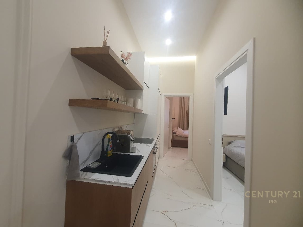 APARTAMENT 2+1 PER QIRA TE 'DONIKA CENTER'!