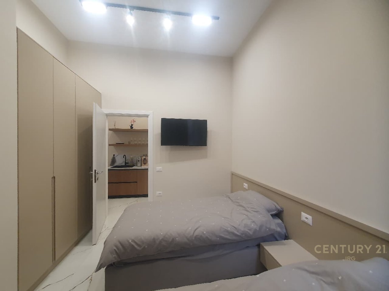 APARTAMENT 2+1 PER QIRA TE 'DONIKA CENTER'!