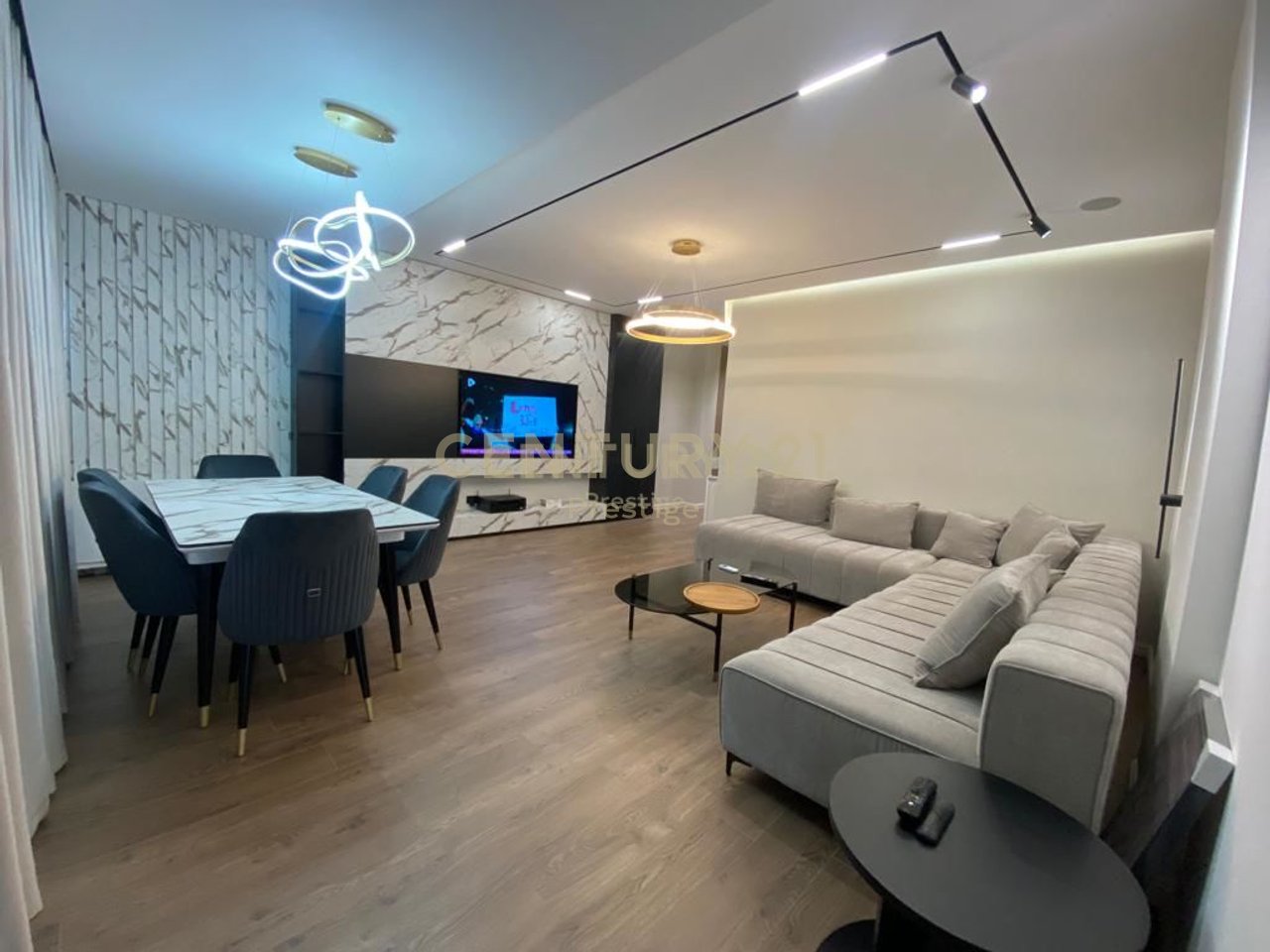 APARTAMENT MODERN 2+1+2  ME QIRA, LIQENI I THATE!