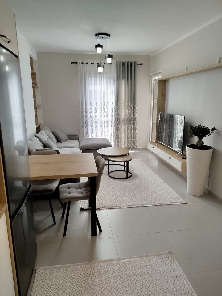 Apartament 1+1 Me Qira +Post parkimi në UNIVERS CITY , Kashar Tiranë - 500mije leke  | 60 m²