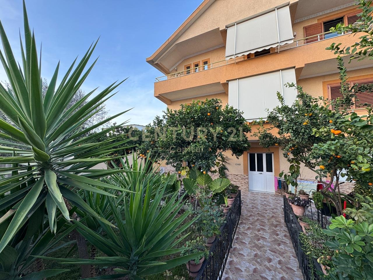 Shitet Vilë + Objekt 1 Katësh në Laprakë!