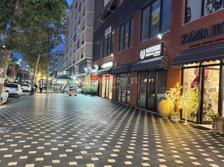 SHITET APARTAMENT 2+1+2 PRANE BULEVARDIT NENE TEREZA KAMEZ