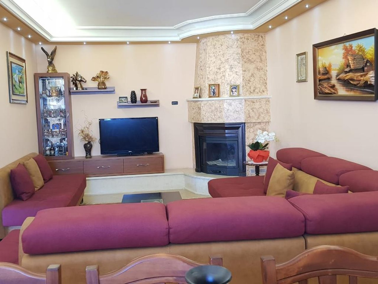 SARANDE, SHESIM VILE 3-KATESHE ME PAMJE NGA DETI