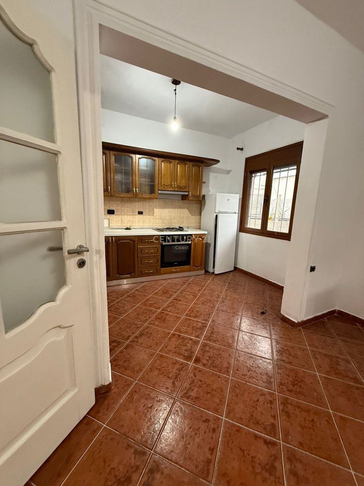 SHITET – Banesë Private me Truall në Lagjen Kushtrim!!!