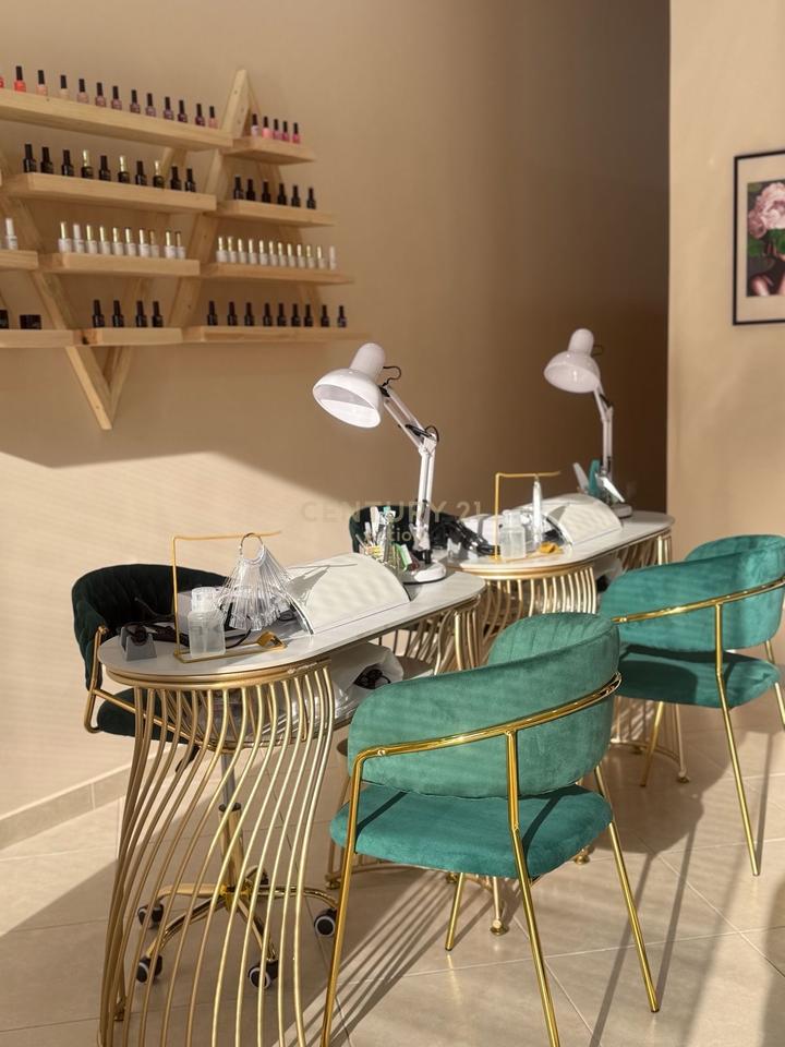 Attività in Vendita (Centro Estetico) in condizioni operative!