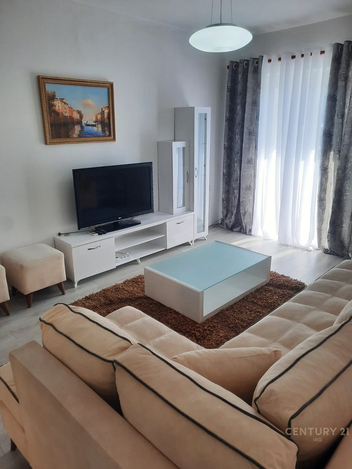 JEPET APARTAMENT PER QIRA 2+1+KUZHINE E VECUAR NE BLLOK!