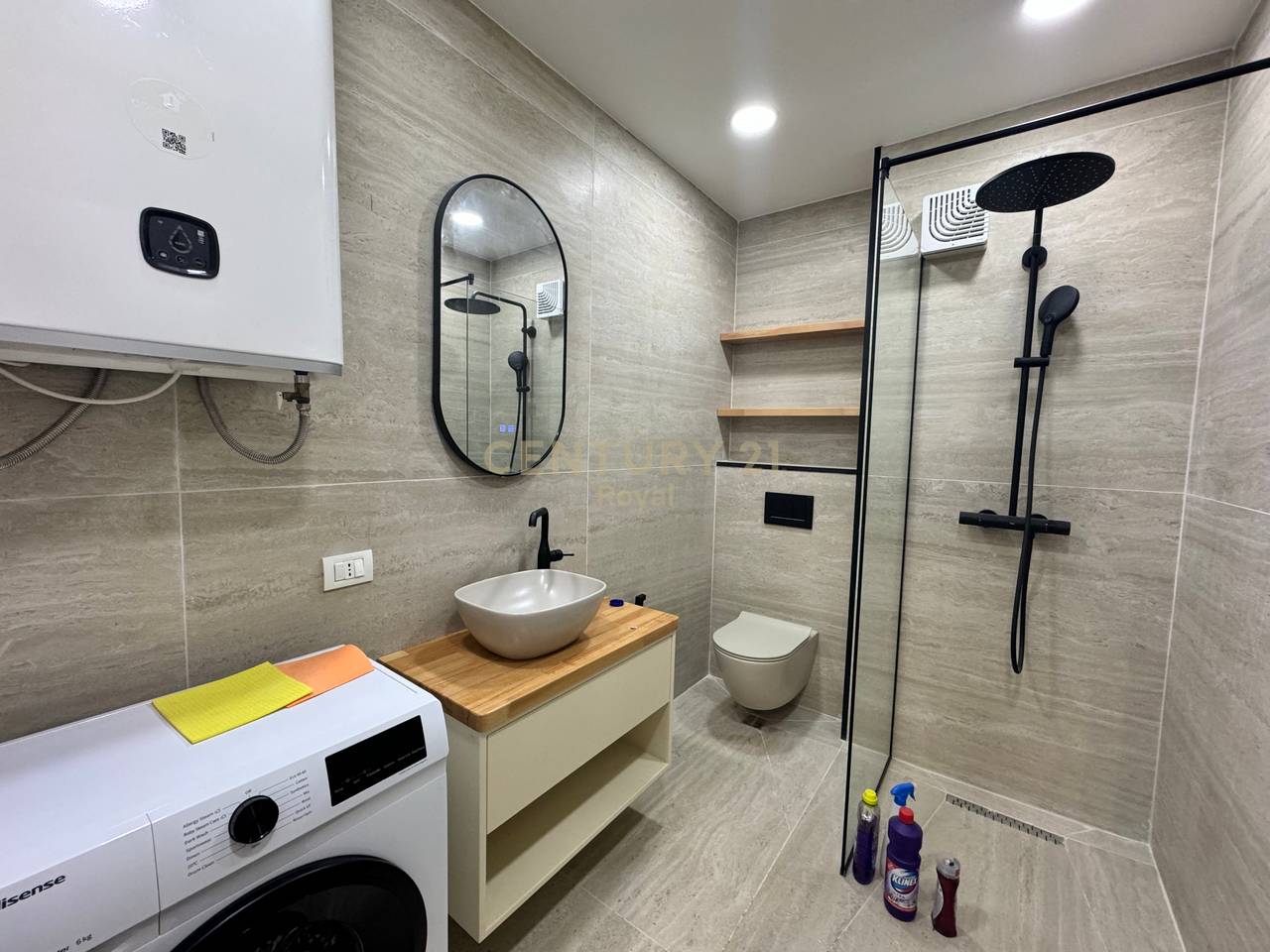 Shesim apartament 1+1 te sapo investuar ne plazh Durres prane hotel Zanzi