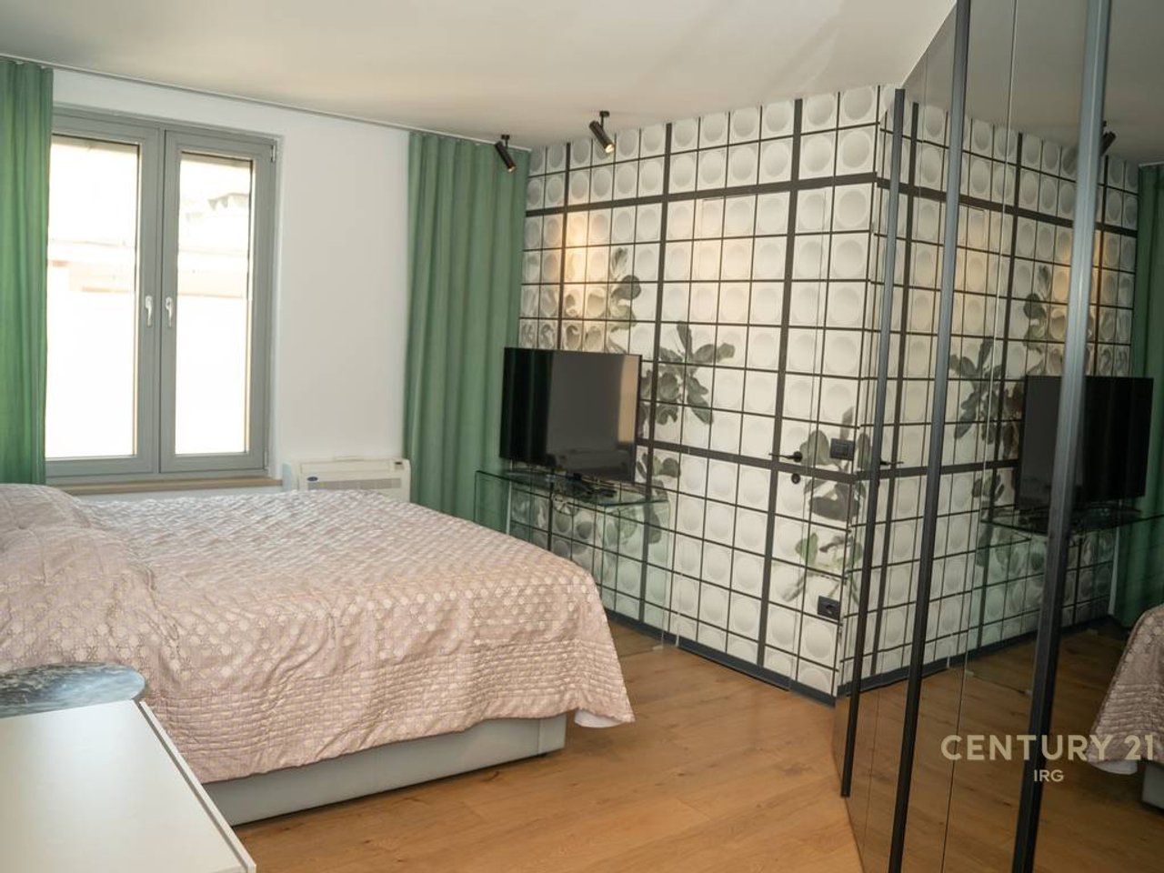 APARTAMENT 3+1 TEK STADIUMI DINAMO!!