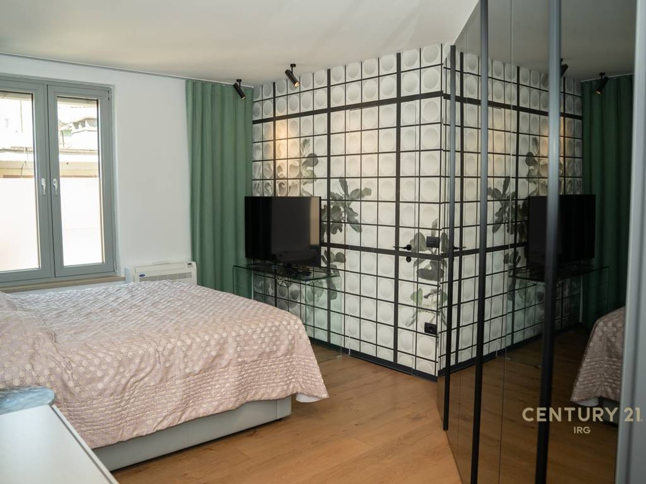 APARTAMENT 3+1 TEK STADIUMI DINAMO!!