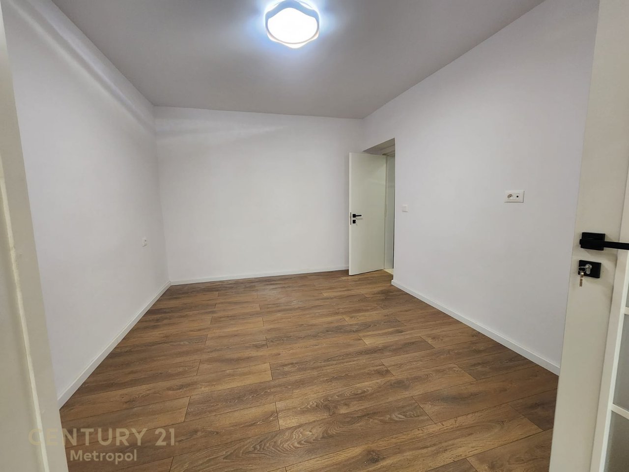APPARTAMENTI IN AFFITTO IN VIA ELBASANI!