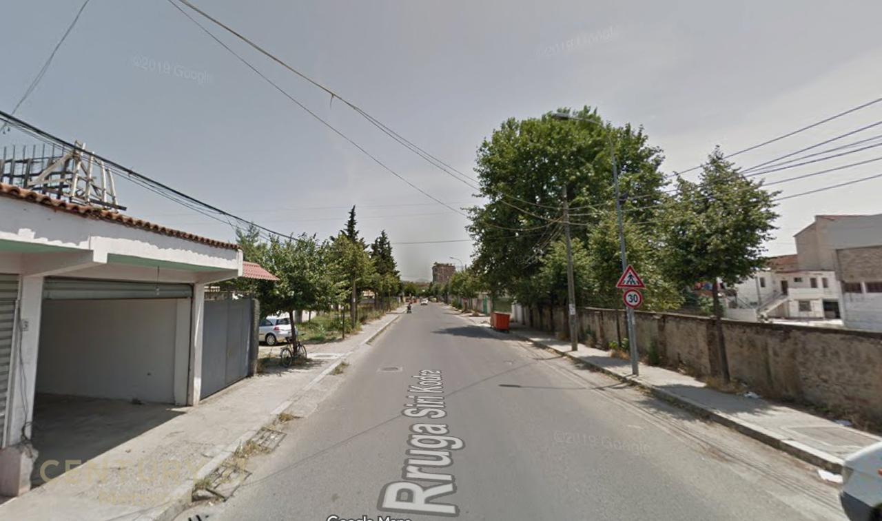 Plot of 400 m2 with building permit in the first row, Siri Kodra Street!
