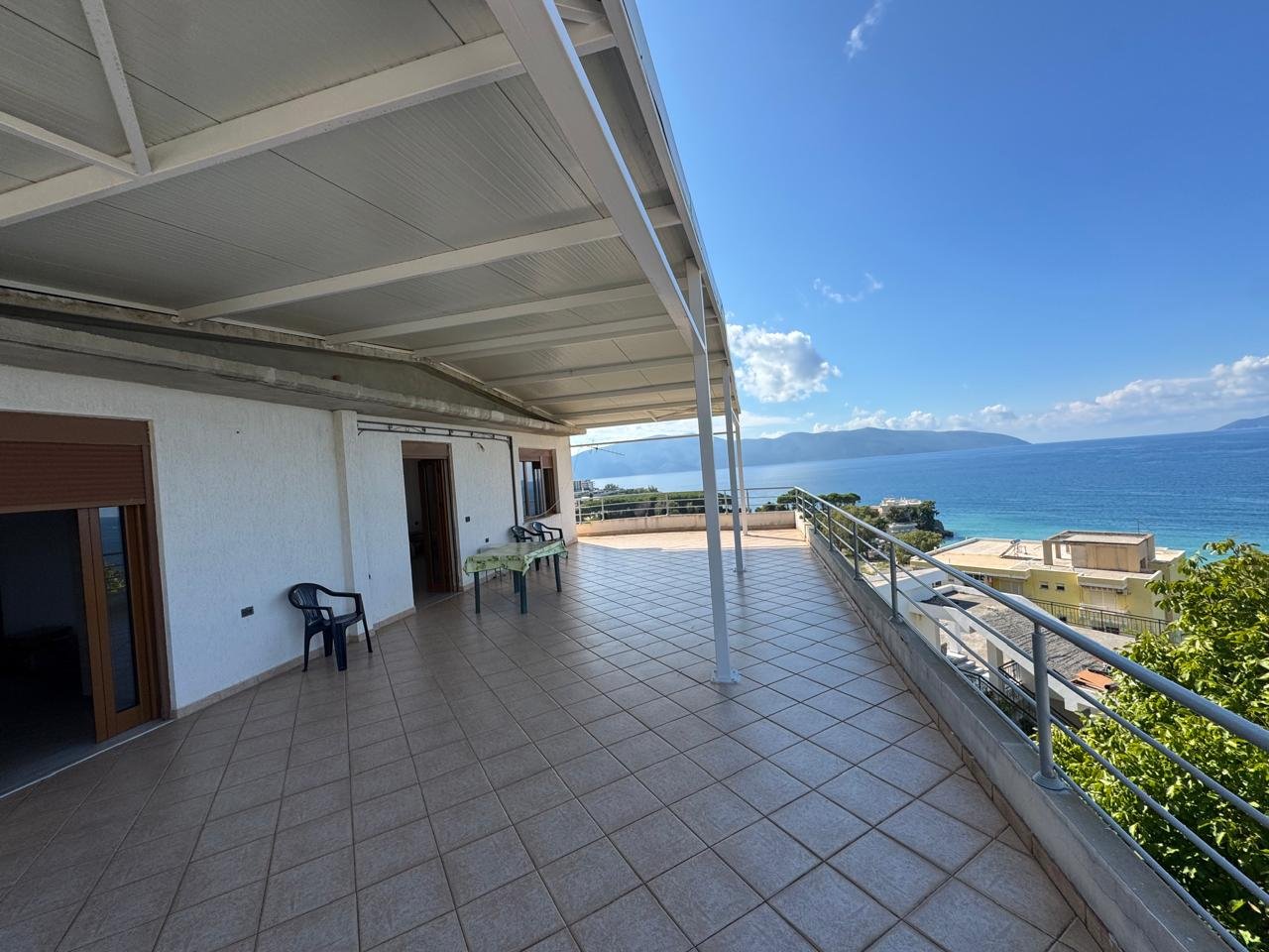 CASA SU 3 PIANI IN VENDITA, CON VISTA MARE, A COLD WATER (Progettata per hotel)!