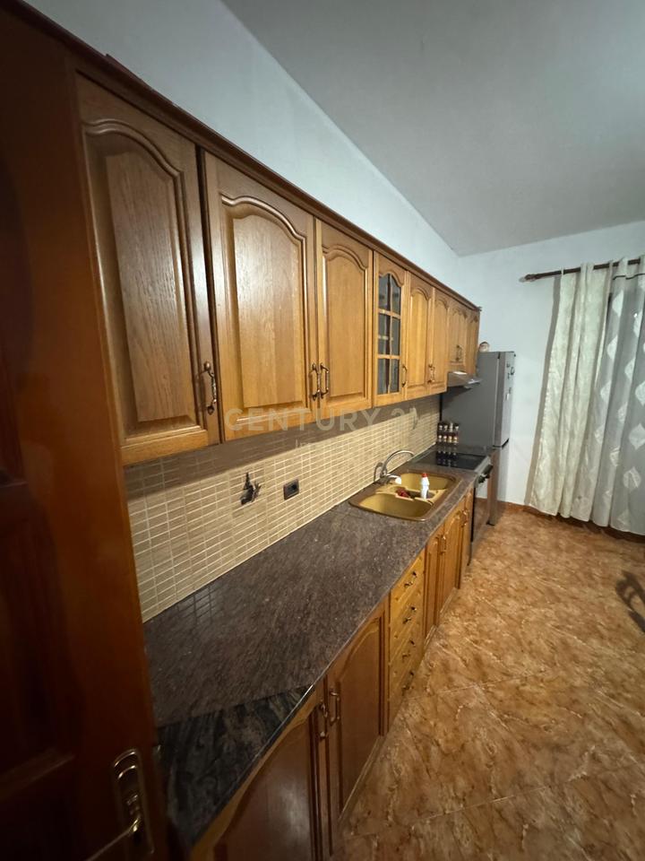 Apartament 2+1 Me  ambjent gatimi të veçuar për qira Tek Bulevardi i Ri Tiranë - 450€!