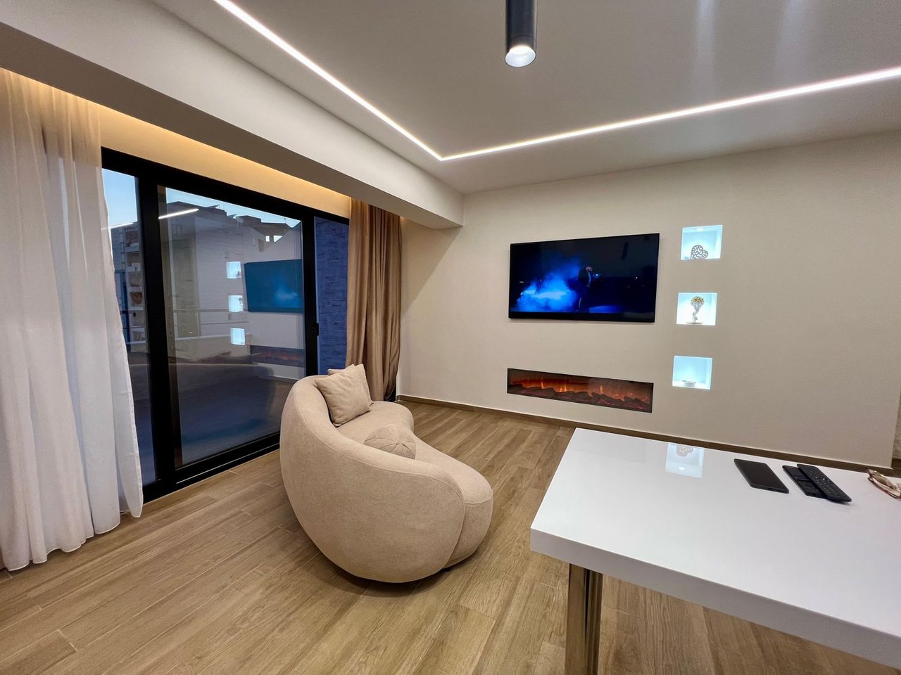 APARTMENT 2+2 FOR RENT ON THE LUNGOMARE!