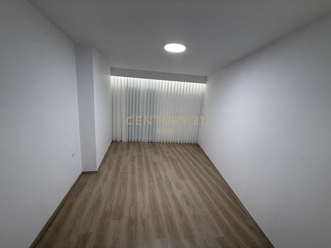 APARTMENT 3 + 1 + 3 FOR RENT NEAR JUVENILJA CASTELLO.