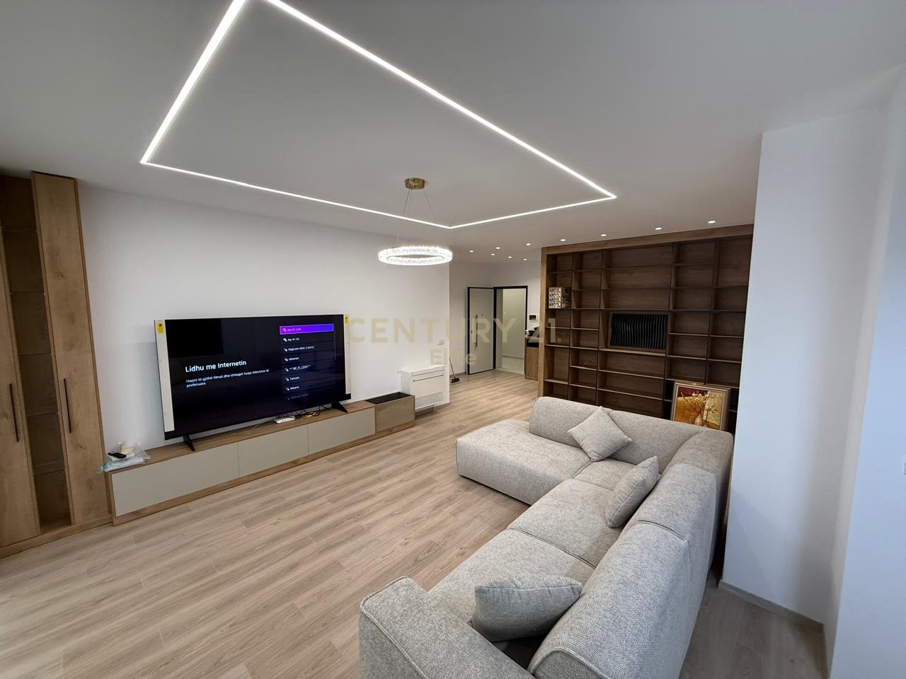 APARTMENT 3 + 1 + 3 FOR RENT NEAR JUVENILJA CASTELLO.