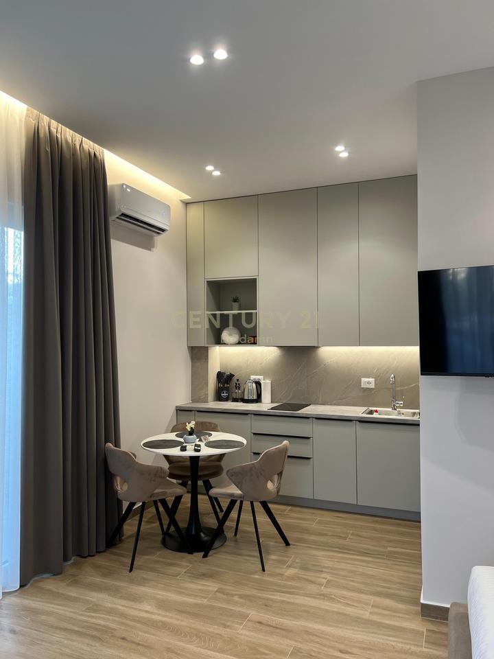 Shiten 2 Studio ne Plazh Iliria ,80 Metra larg Detit !!