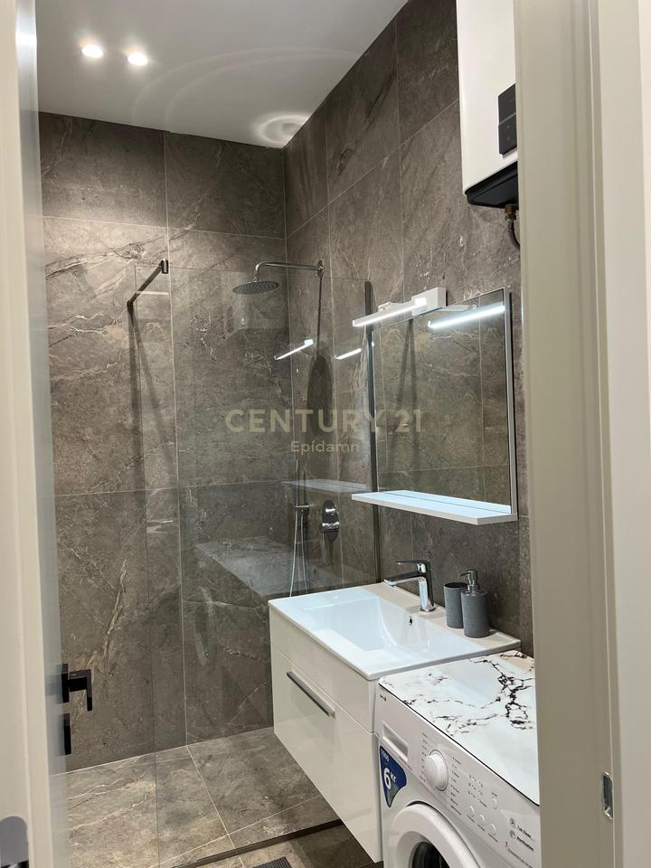 Shiten 2 Studio ne Plazh Iliria ,80 Metra larg Detit !!