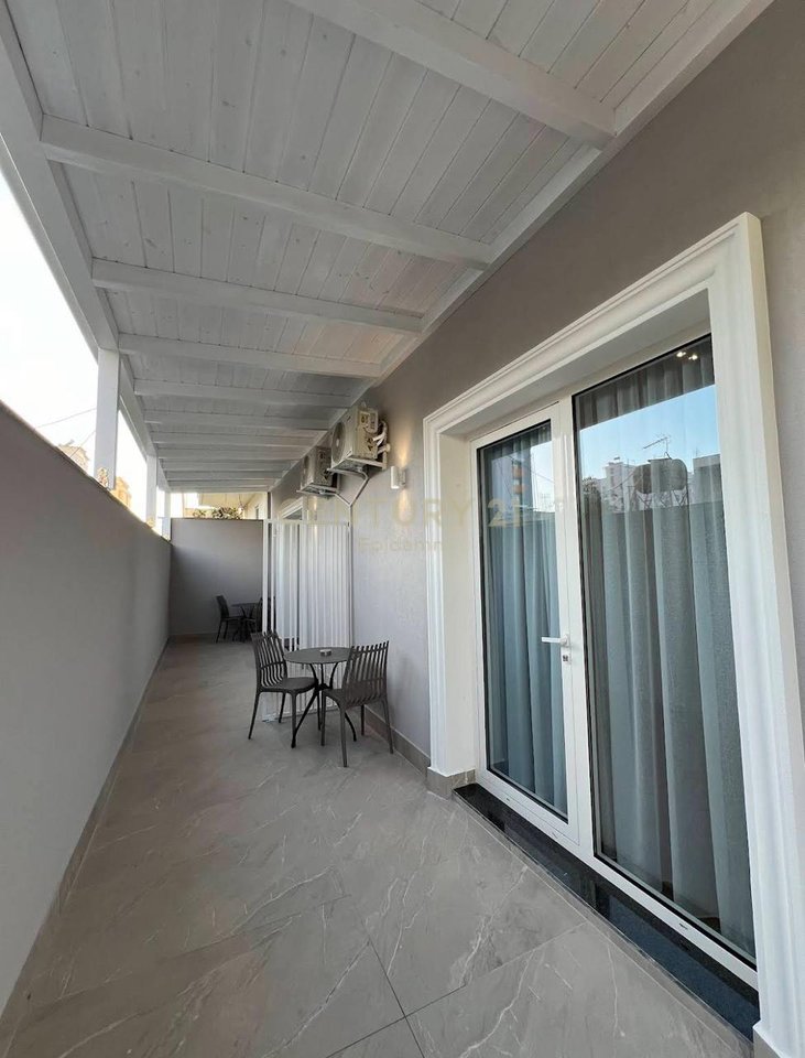 Shiten 2 Studio ne Plazh Iliria ,80 Metra larg Detit !!