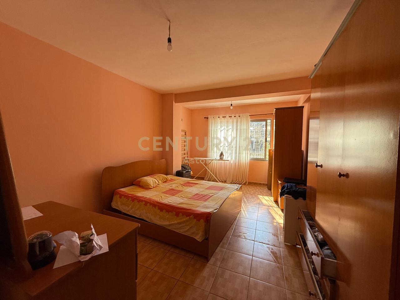 Shitet apartament 1+1 ne Fresk