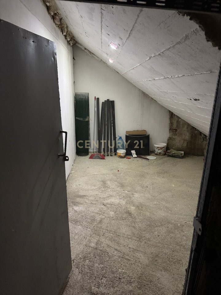 Shitet apartament 1+1 ne Fresk