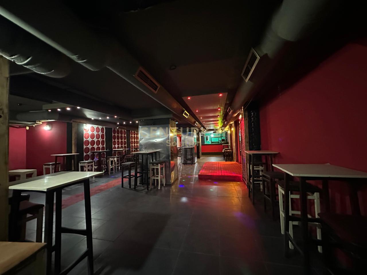 COMMERCIAL SPACE FOR SALE NEXT TO THE MUNICIPALITY IN KAMEZ!