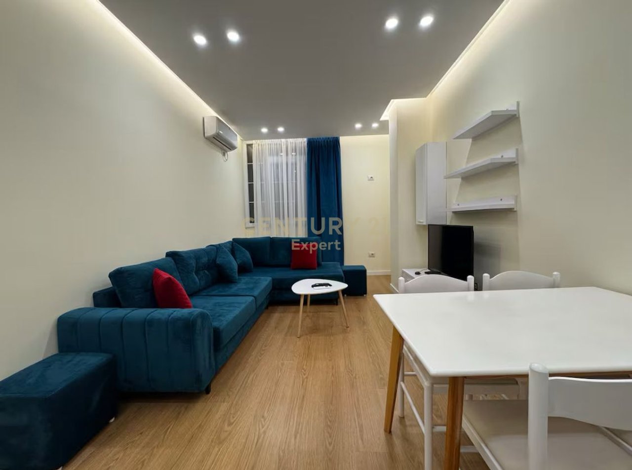 SHESIM APARTMENT 1+1 NEAR HOTEL COLOSSEO, DURRËS STREET !!!