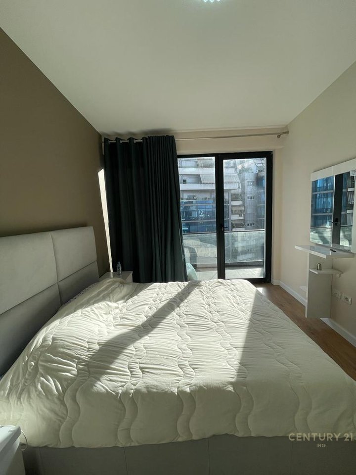 Jepet me qira apartament 2+1 me post parkimi  te Kompleksi Halili!