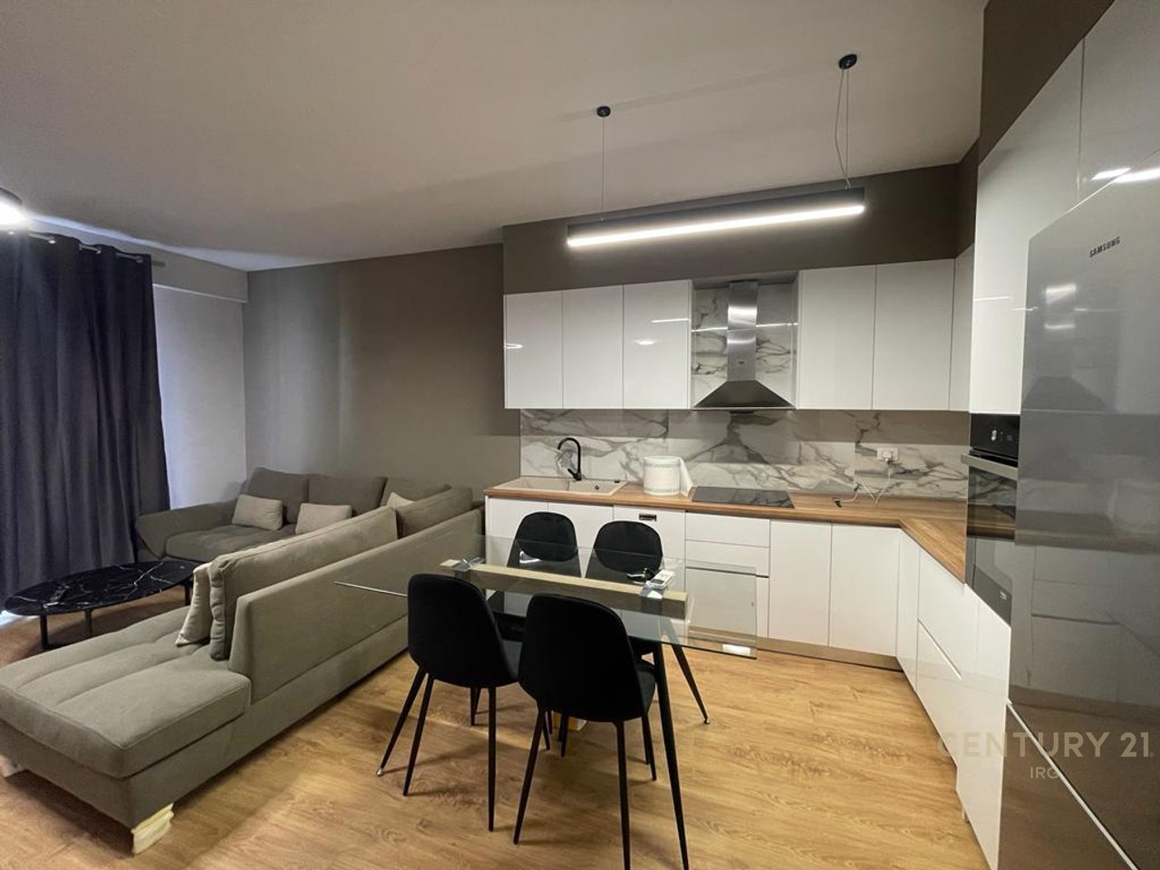 Jepet me qira apartament 2+1 me post parkimi  te Kompleksi Halili!