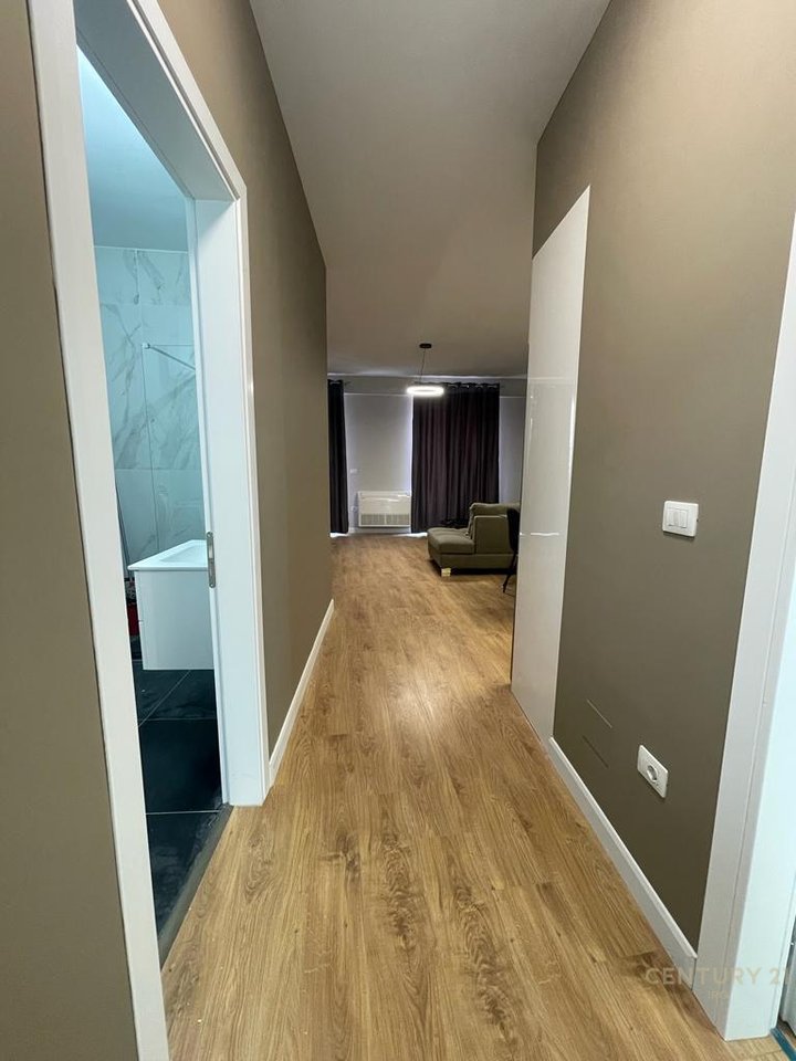 Jepet me qira apartament 2+1 me post parkimi  te Kompleksi Halili!