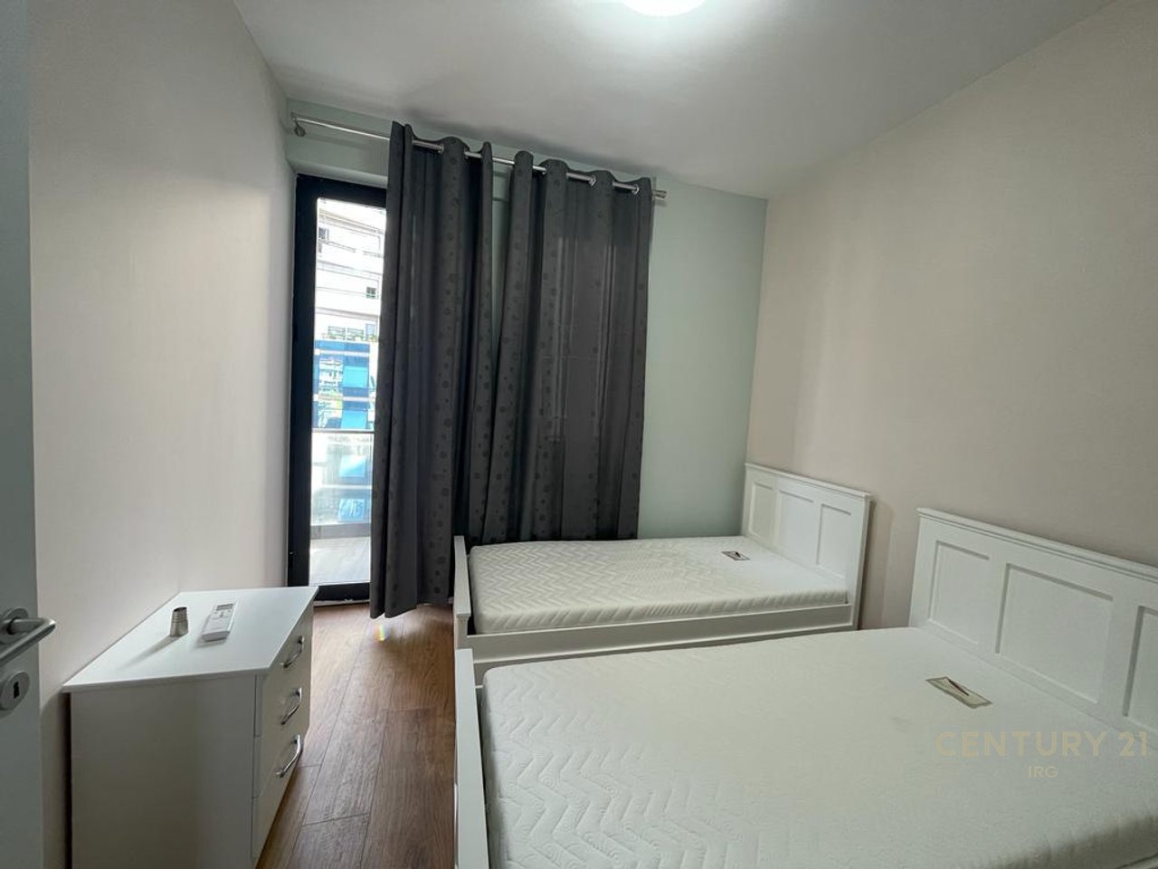 Jepet me qira apartament 2+1 me post parkimi  te Kompleksi Halili!
