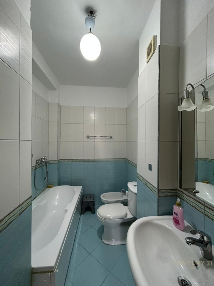 APARTAMENT 2+1 ME QERA PRANË RR. SË KAVAJËS!