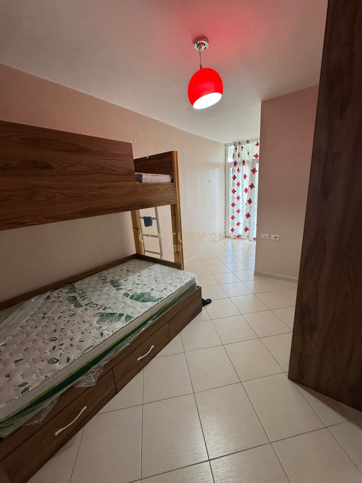 SHITET DUPLEX 2+1+2 +GARAZH TEK REZIDENCA KODRA E DIELLIT 1!