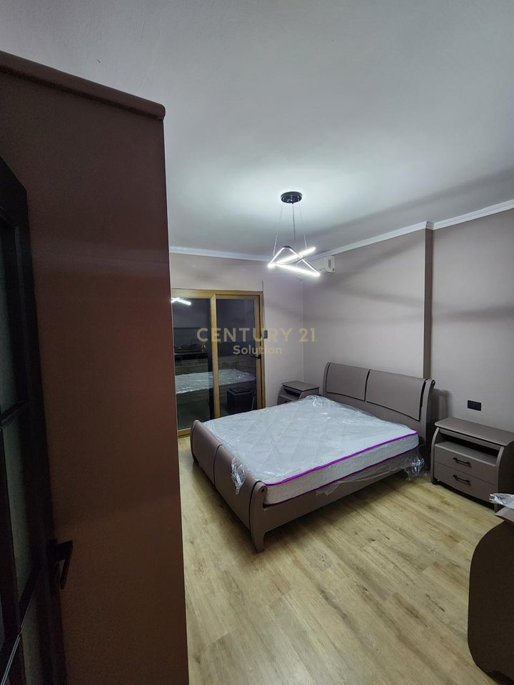 JEPET APARTAMENT  3+1+2 ME QERA TEK KRYQEZIMI 21 DHJETORI!
